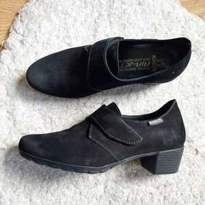 MEPHISTO: 'Idalia' Black Nucksoft Women's Rubber Block Heel Booties Sz 6.5